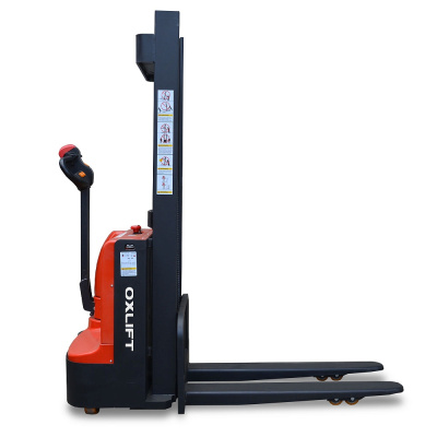 Самоходный штабелер AX 1616 OXLIFT 1600 мм 1600 кг