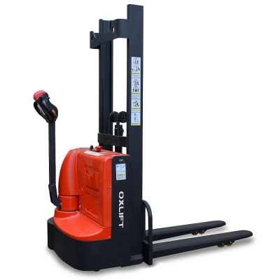 Самоходный штабелер AX 1616 OXLIFT 1600 мм 1600 кг